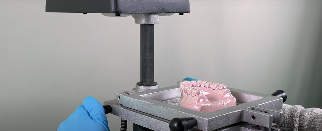 Dental thermoforming machines